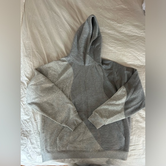 Alo Makes Waves Hoodie - Picture 2 of 4